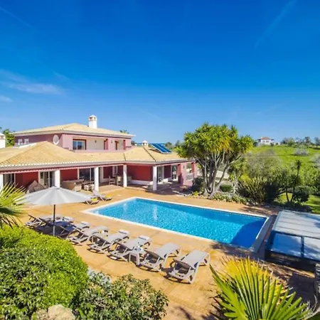 Escape To Paradise At Our Stunning Family * Αλμπουφέιρα