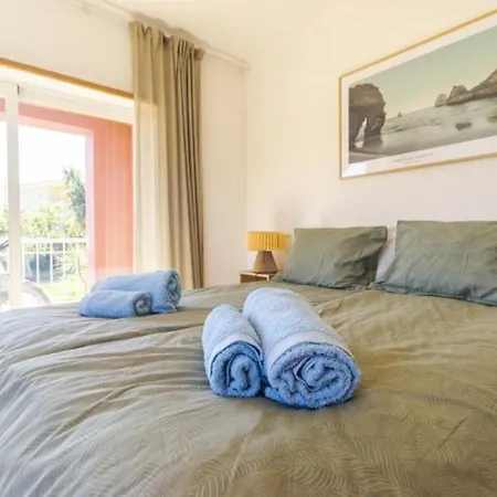 Escape To Paradise At Our Stunning Family Διαμέρισμα Αλμπουφέιρα